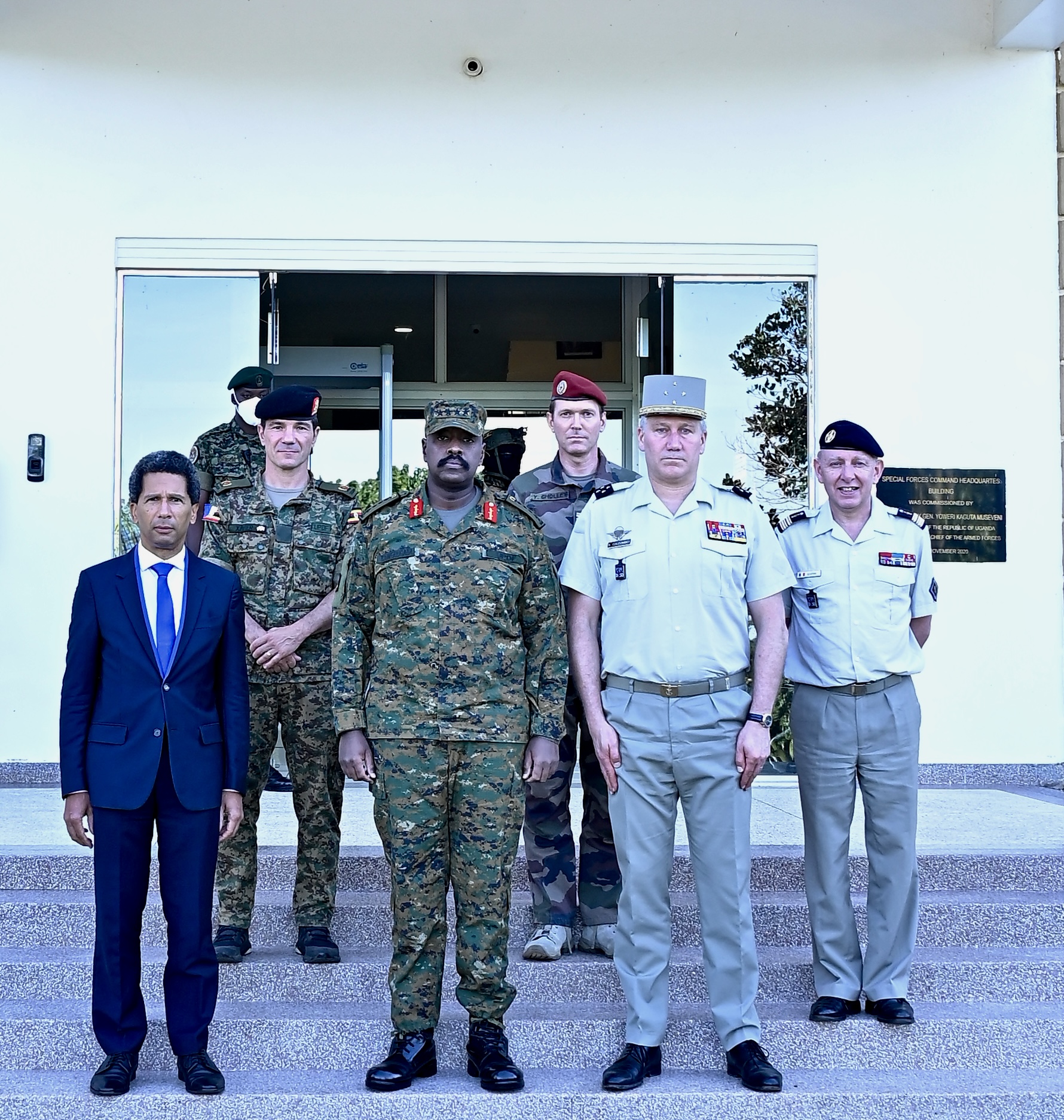 Gen Kainerugaba Meets French General