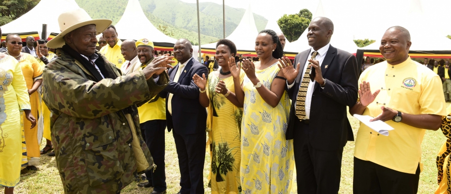 Museveni being received in Ntoroko district. PPU photo