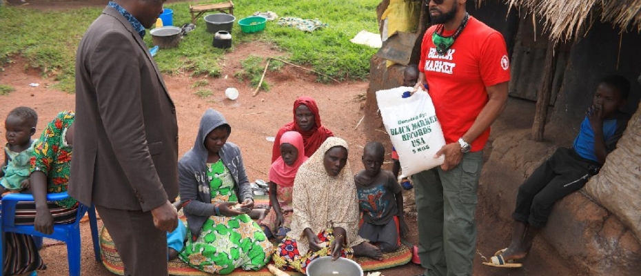 American rapper has donated food to Muslim Community 