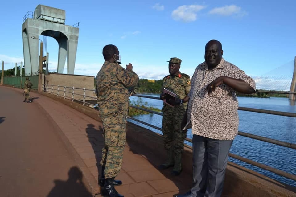 UPDF Engineers Start Clearing Floating Island at Nalubale Dam