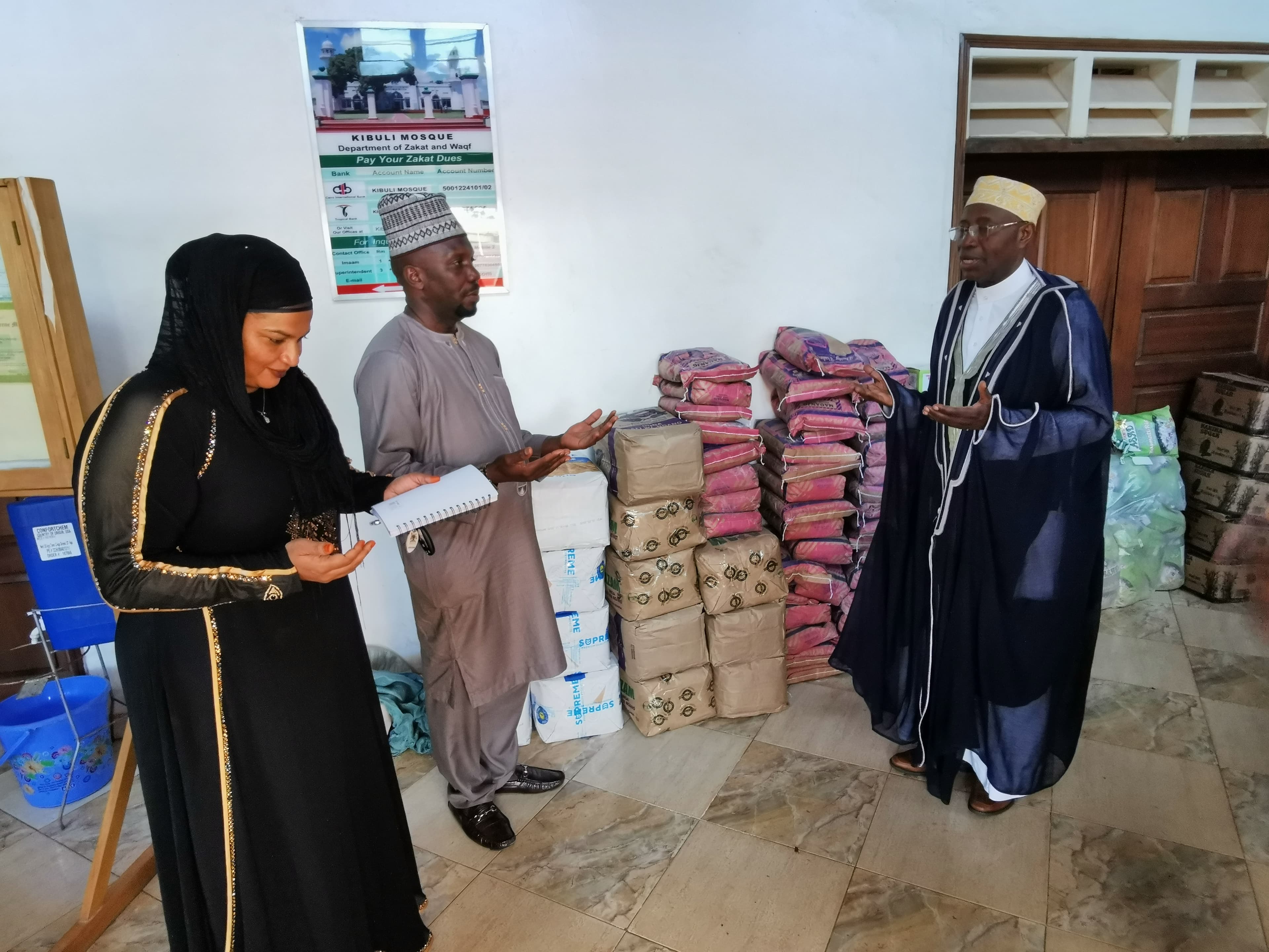 Parliament Hands over Eid Hampers to Kampala Mosques 