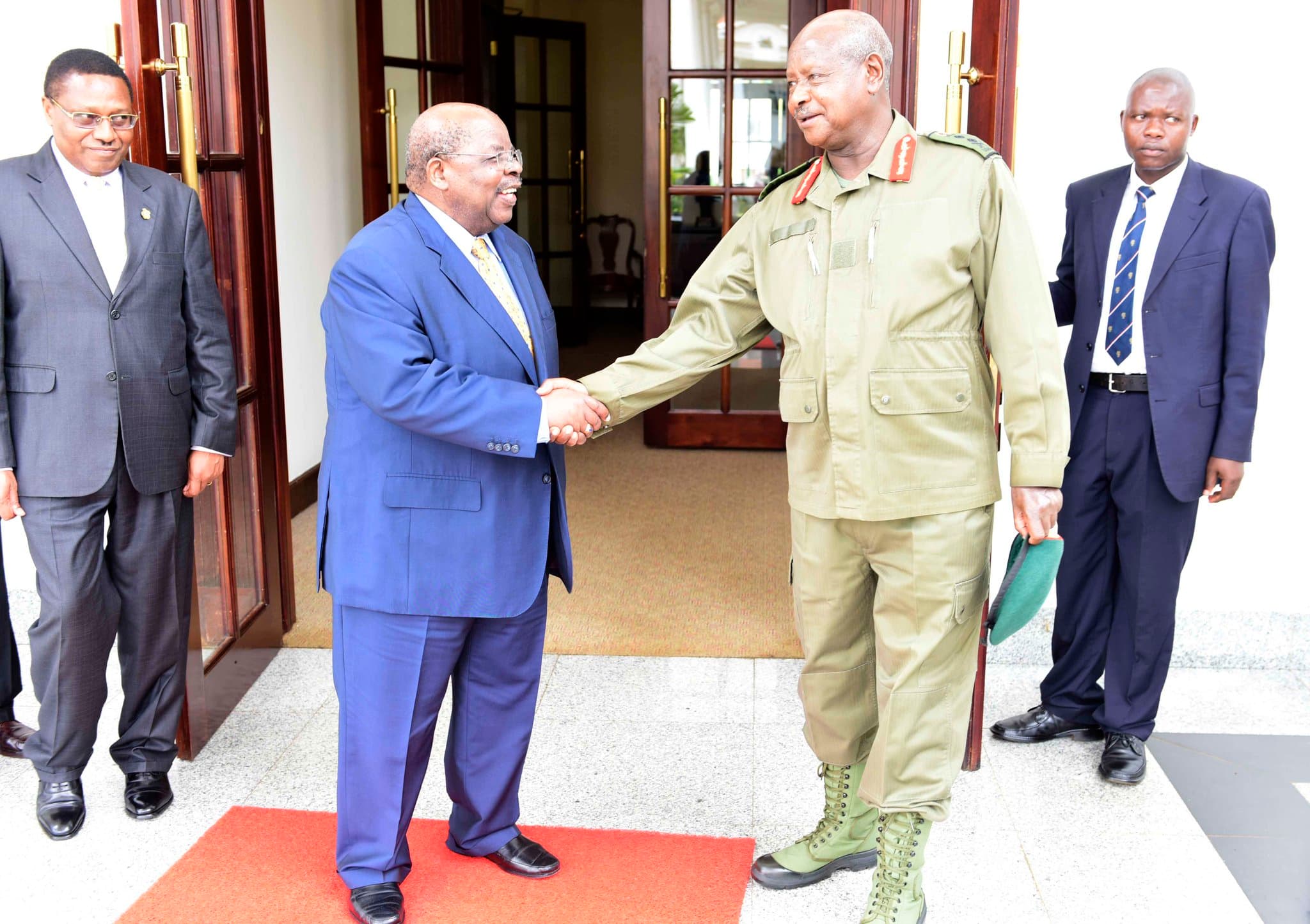 Former Tanzanian President Benjamin Mkapa Dies At 81