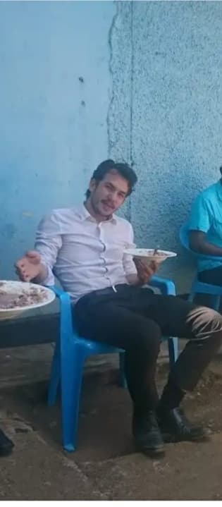 Dutch National Urges Dr Besigye to Militarize Rioters