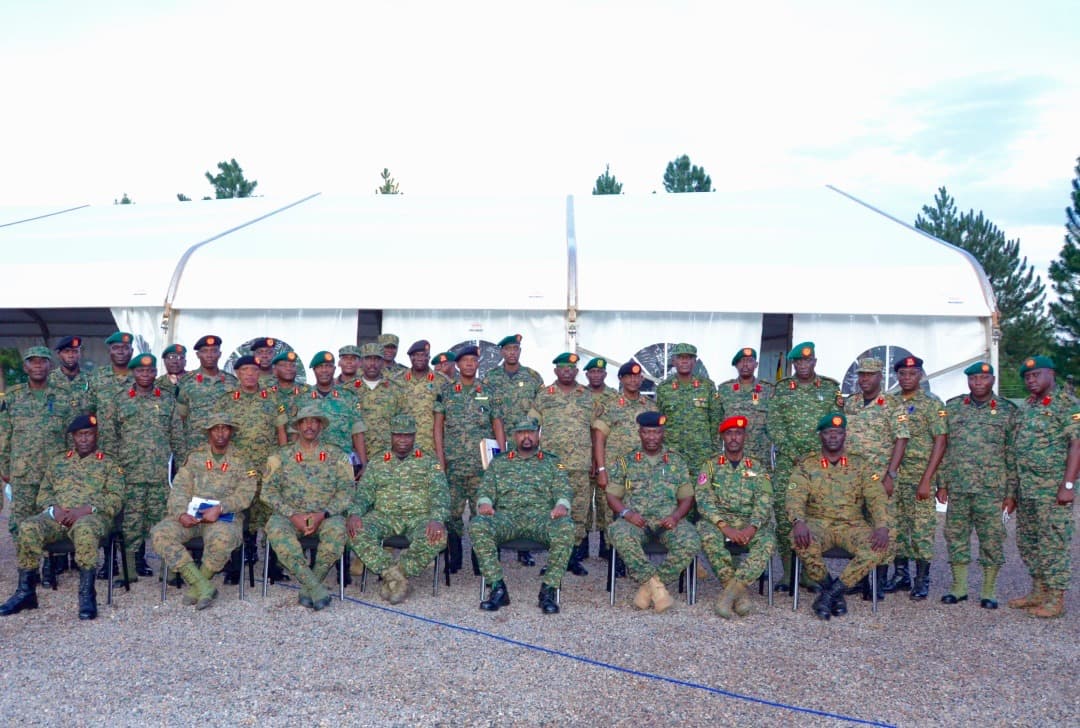 Gen Kainerugaba Meets Top Land Forces Commanders