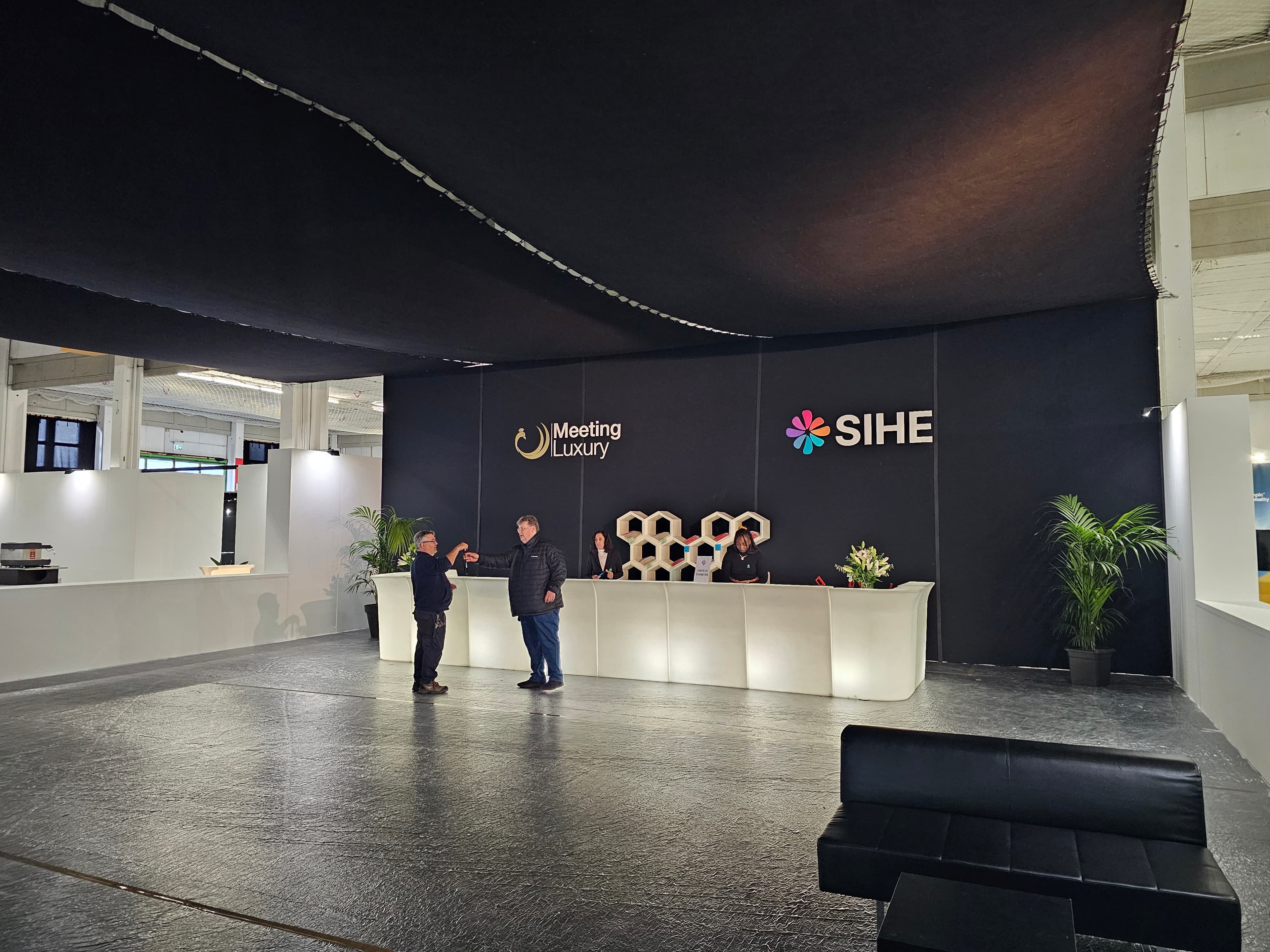 Uganda Showcases Luxury Tourism at Swiss Holiday Expo