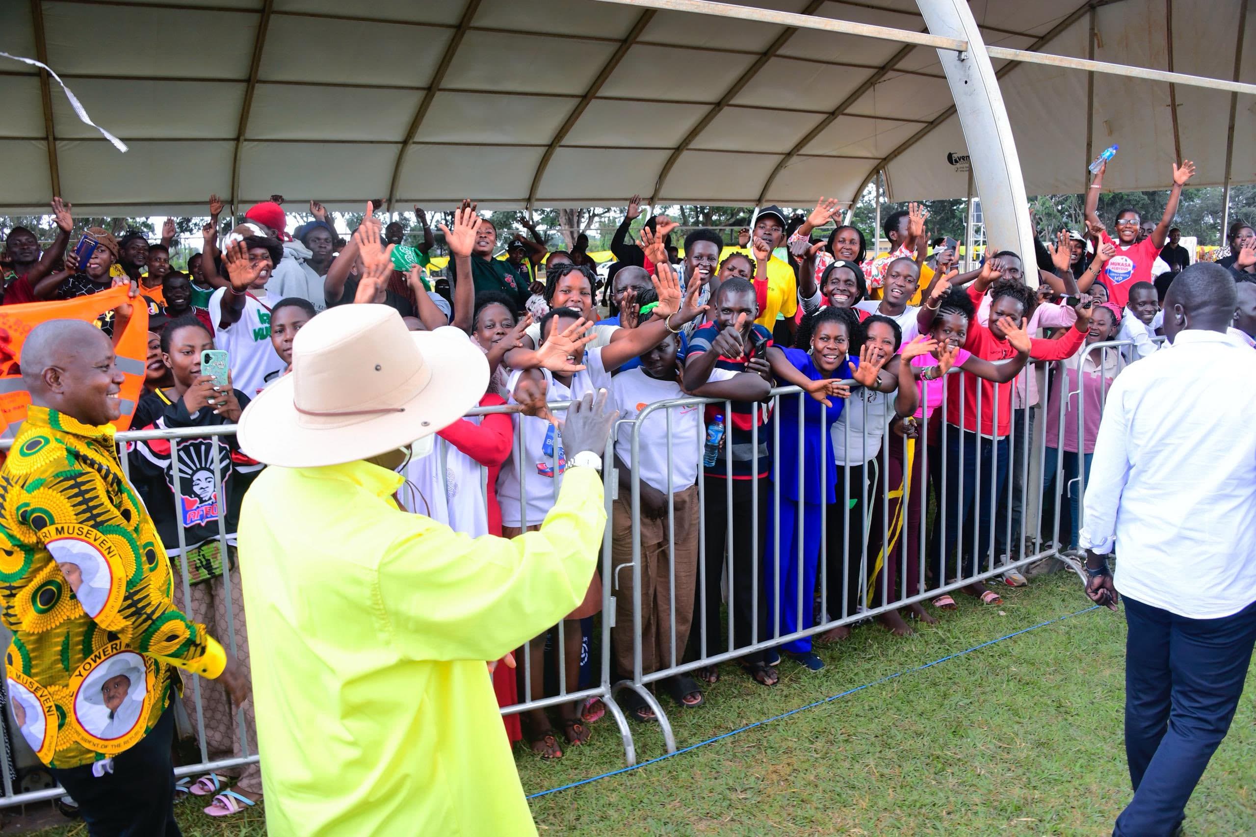 Museveni Welcomes 10,000 NUP Converts at Kololo