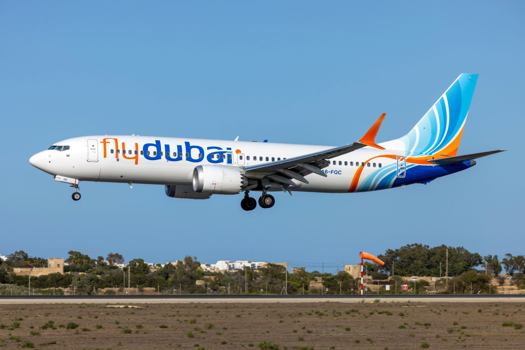 Passengers, Crew Avert Mid-Air Catastrophe on Dubai–Tel Aviv Flight After Co-Pilot Stabs Captain