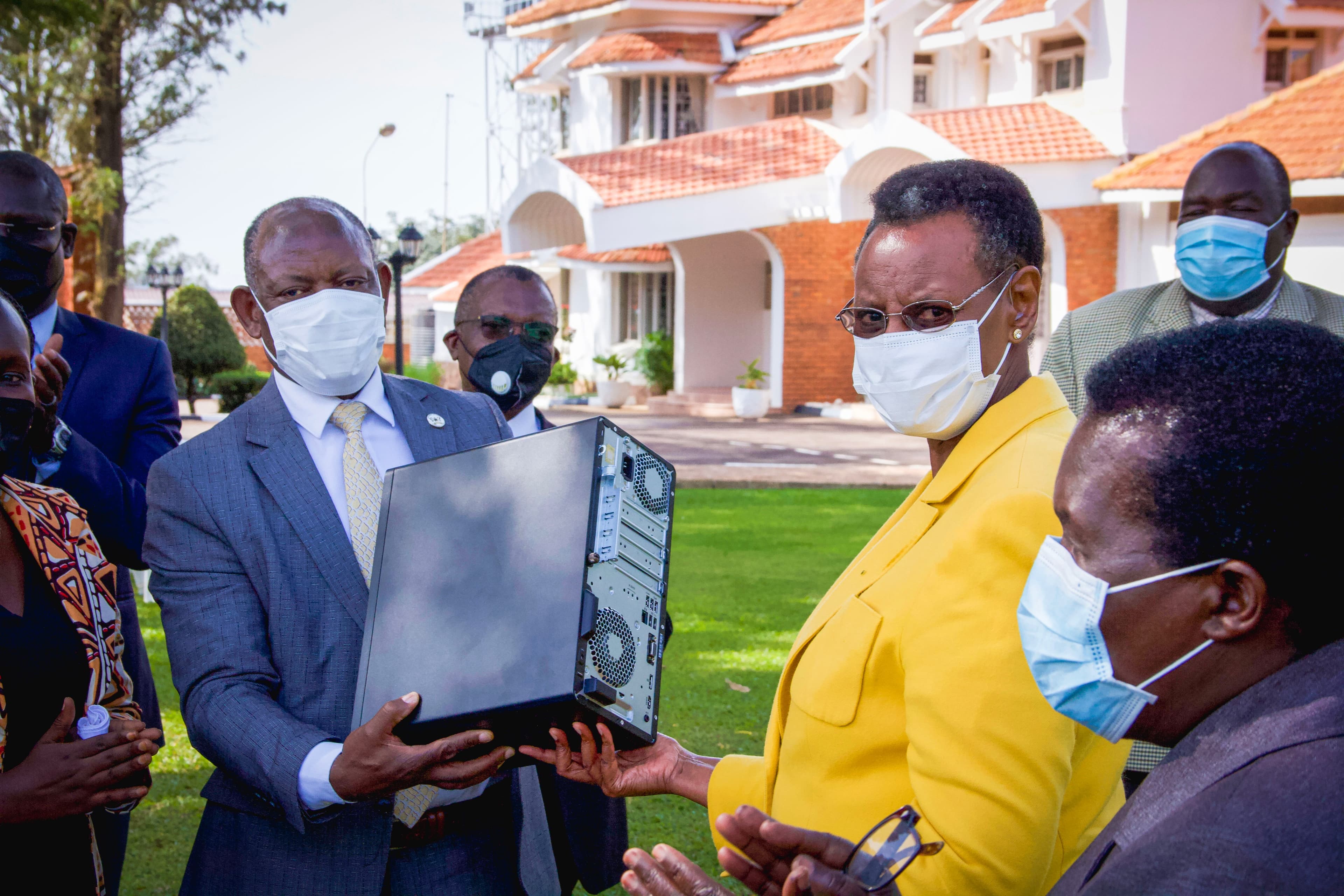 Janet Museveni Hands over 100 Computers to Public Universities