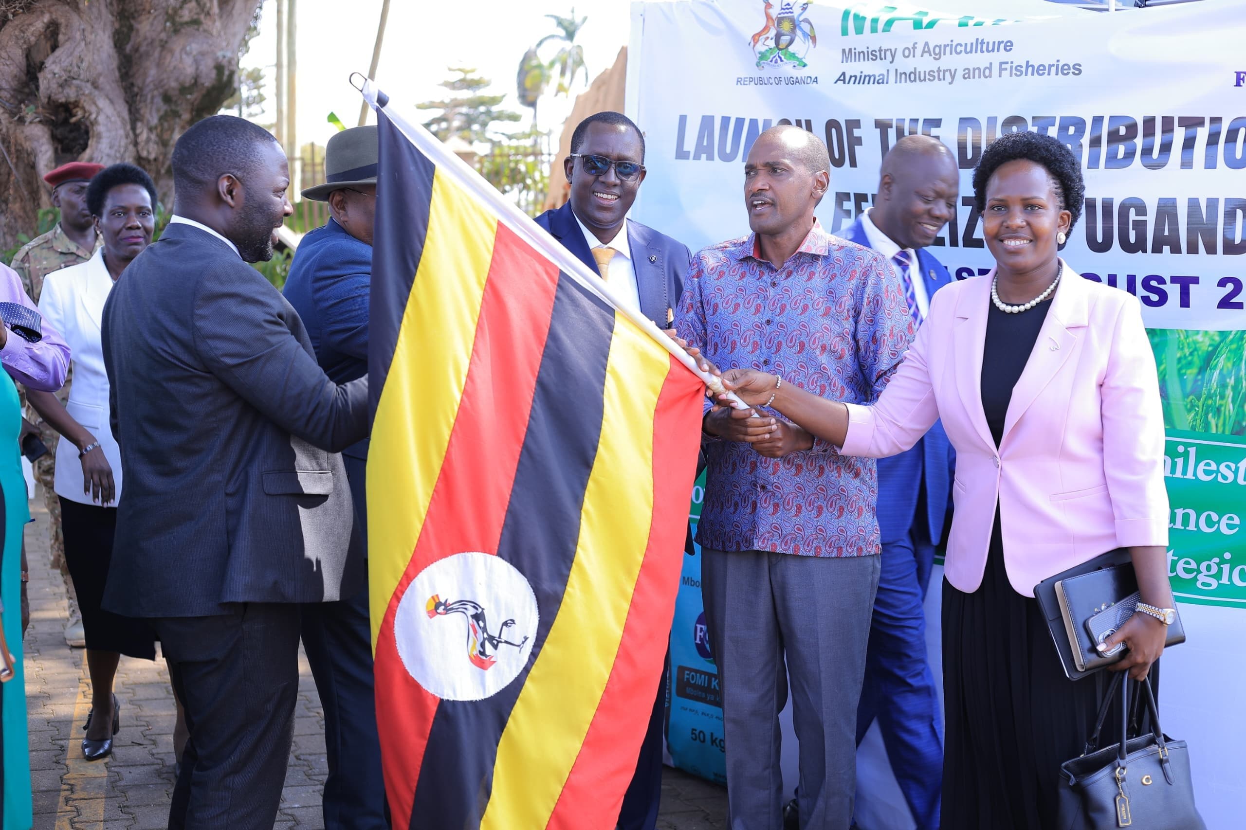 Ministry of Agriculture Begins Free Fertilizer Rollout to Coffee, Tea, and Cocoa Farmers