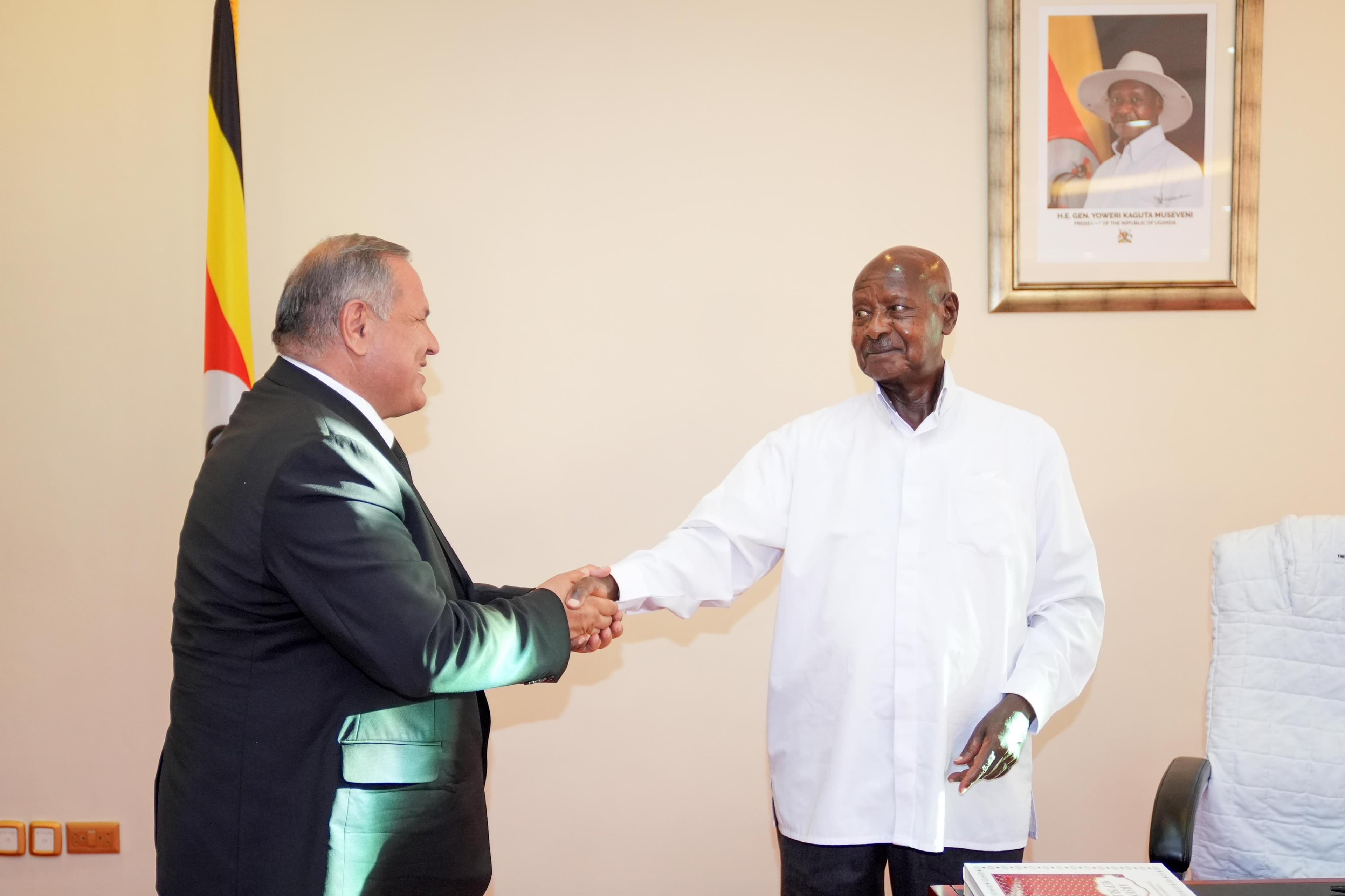 President Museveni met with Mr. Ata Serdarov, the Leader of the Democratic Party of Turkmenistan.