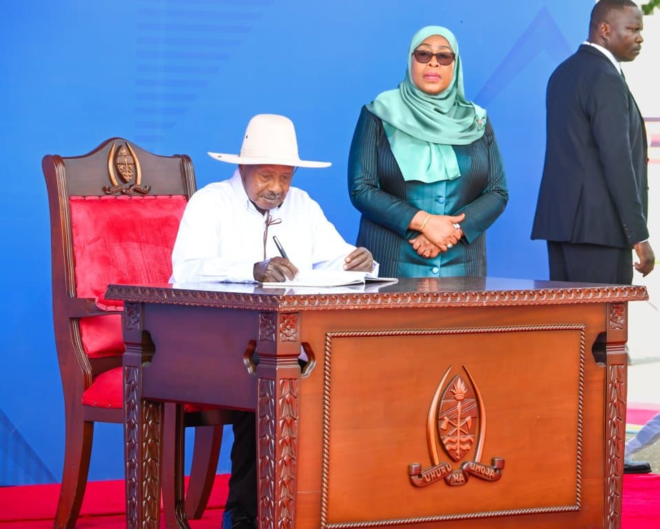President Yoweri Kaguta Museveni and Tanzanian President Dr. Samia Suluhu Hassan