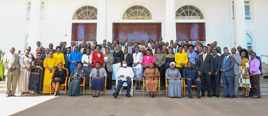 Museveni Honors Outgoing Cabinet After Middle-Income Milestone