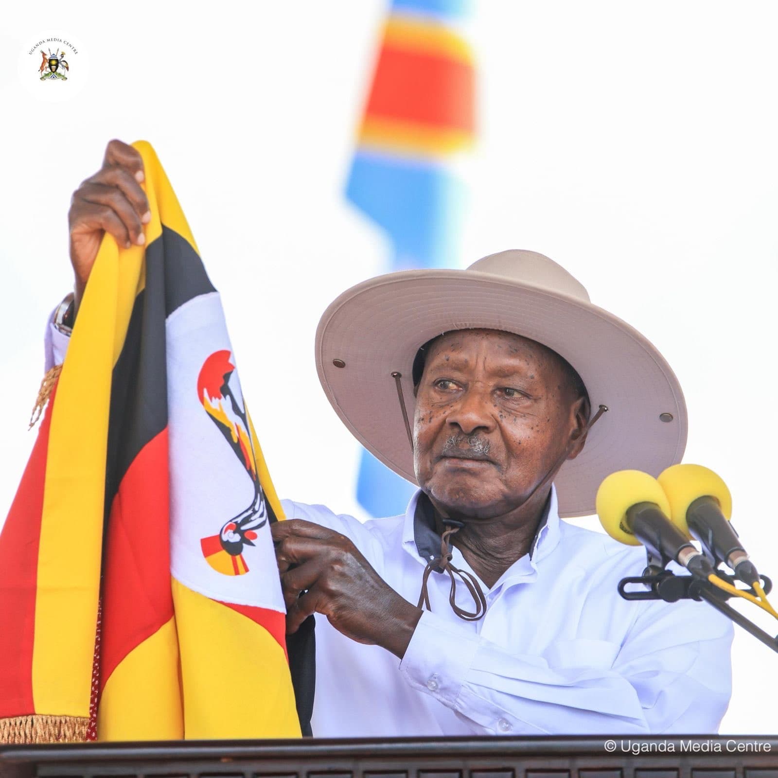 President Yoweri Museveni displaying the Uganda Flag after being sworn in for a new five-year term at Kololo Ceremonial Grounds.