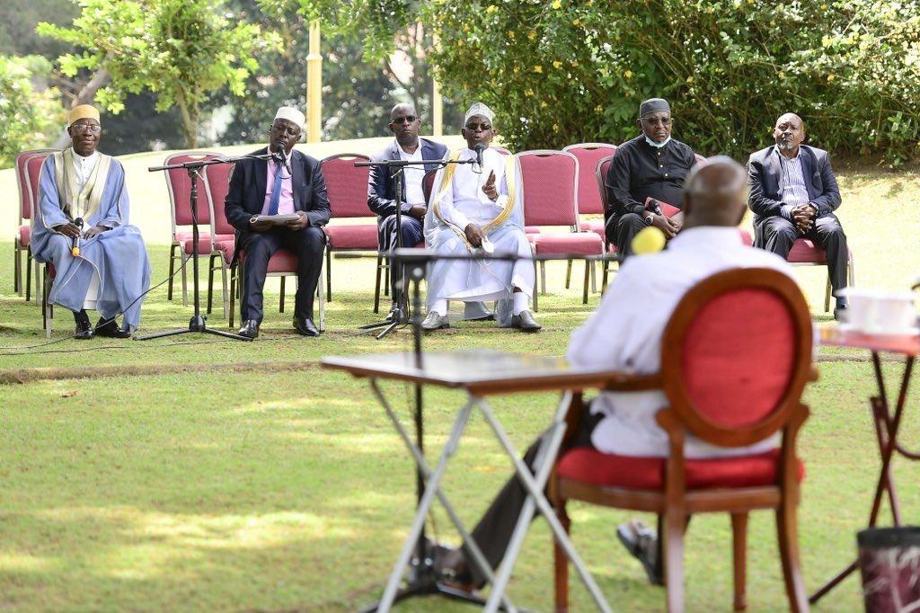 The President first lectured the Muslim leaders about the advantages of the Parish Development Model to Uganda and emphasized that with an interest of not more than 10% in the PDM funds, the government aims at fighting inflation.