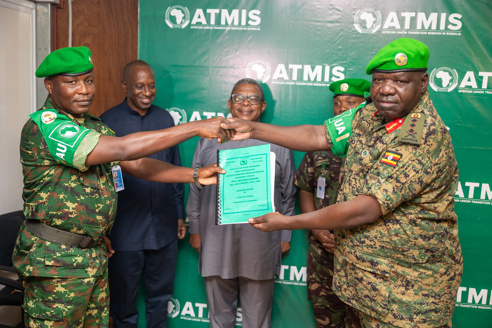 The African Union Transition Mission in Somalia (ATMIS) paid tribute to Lt. Gen. Sam Okiding for his distinguished leadership and achievements throughout his time as the Force Commander.