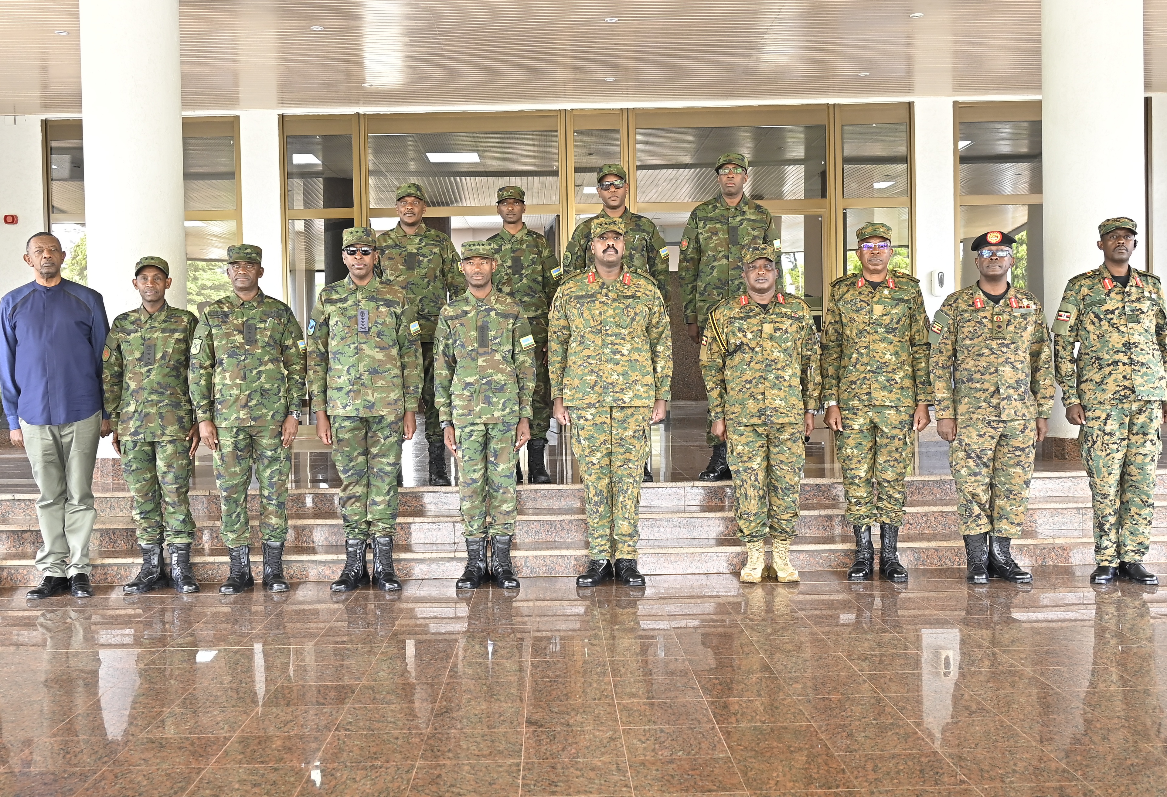 Gen Kainerugaba Holds Meeting with Rwandan Counterpart in Kigali