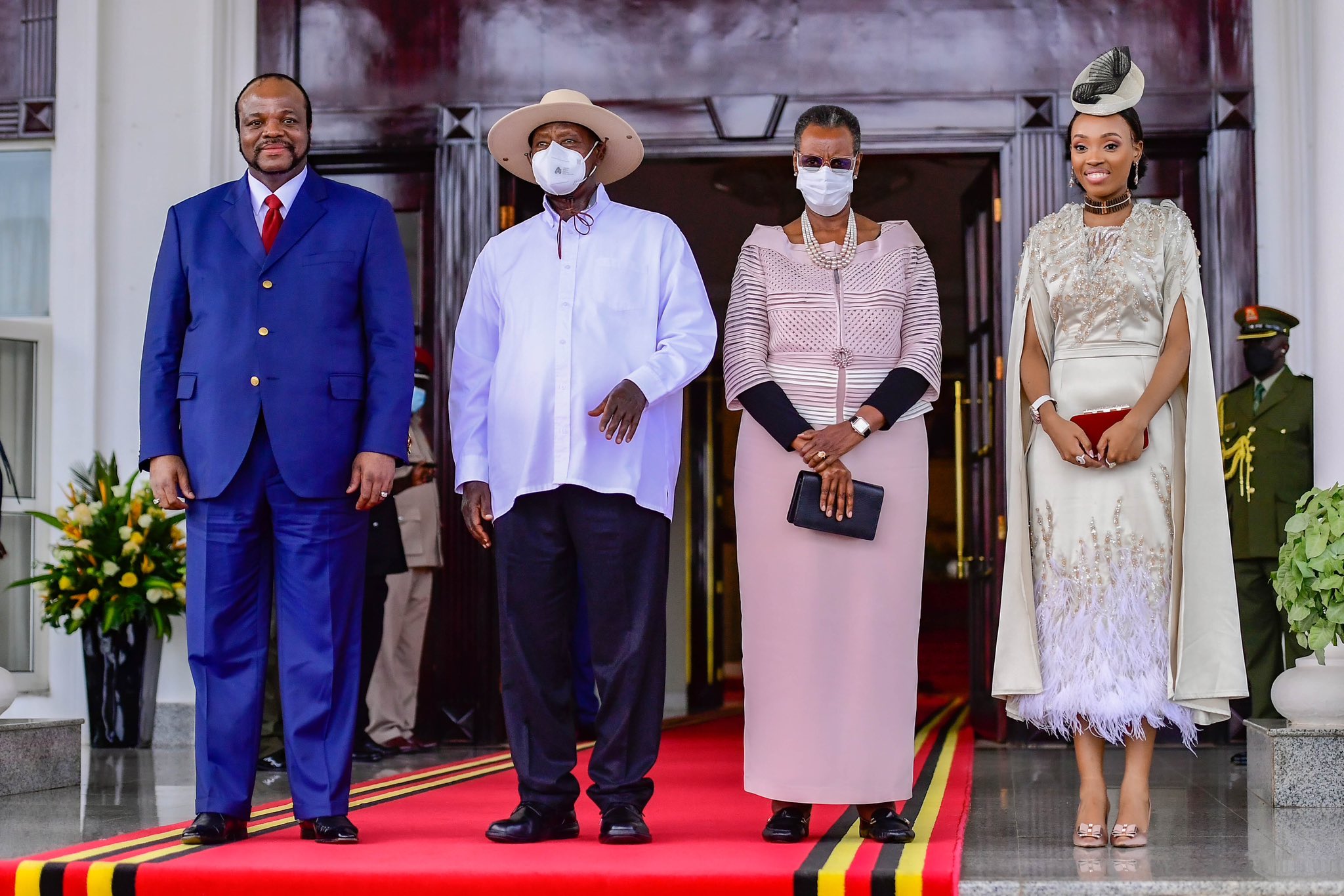 President Yoweri Museveni and the First Lady and Minister of Education and Sports, Maama Janet Museveni welcomed the King of Eswatini, His Majesty, Mswati III at Entebbe International Airport.