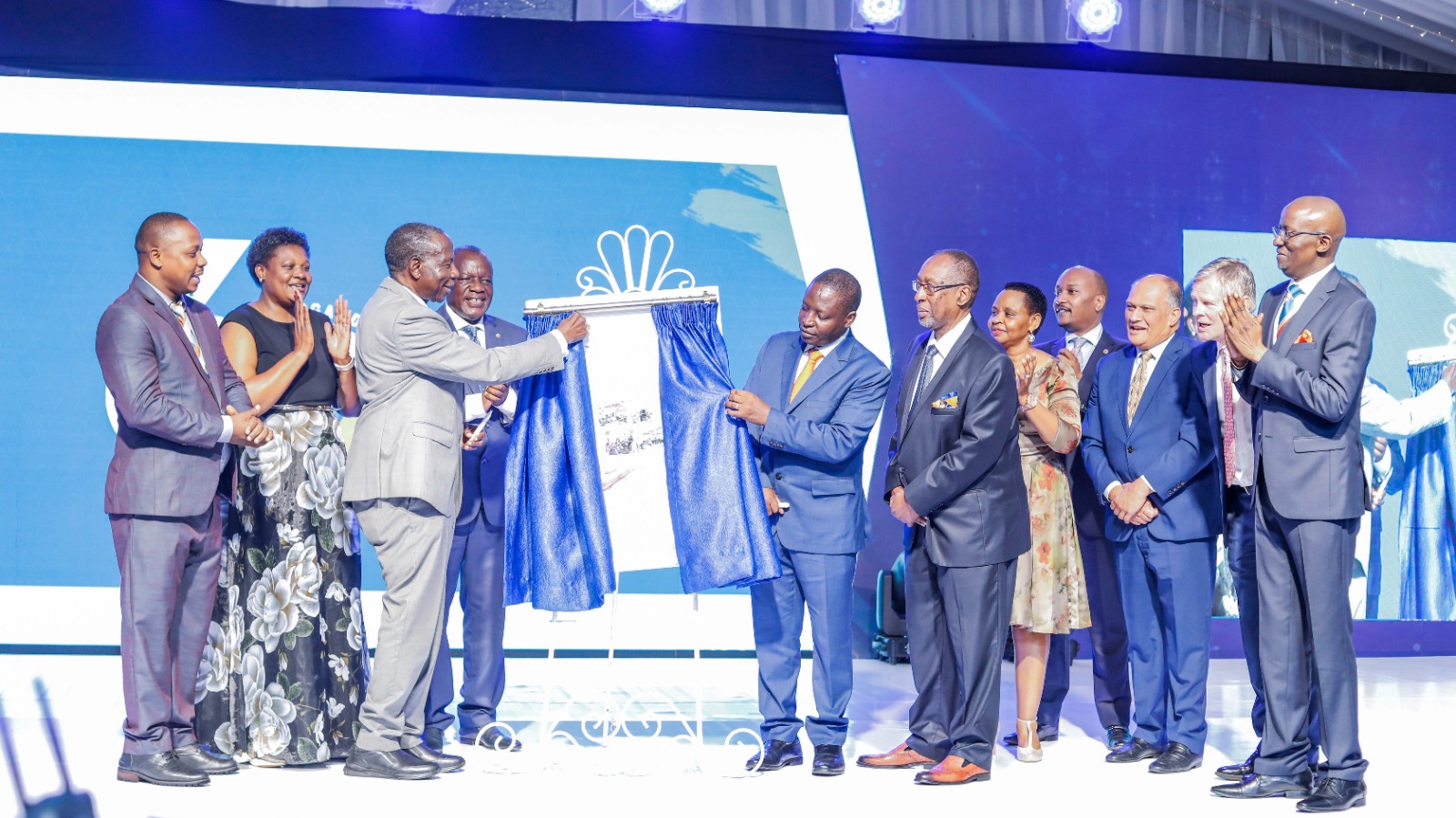 Hon. Matia Kasaija, Minister of Finance and Economic Planning launches the Safal Uganda Baati Foundation at the 60th Anniversary of Uganda Baati. He was representing the President as Guest of Honor at the anniversary gala on Thursday evening at Serena Gardens.  The event was attended by Hon. David Bahati, Col. Edith Nakalema among other dignitaries