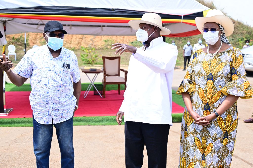 His Excellency Olesegun Obasanjo, the former President of Nigeria paid a courtesy call on President Yoweri Kaguta Museveni.