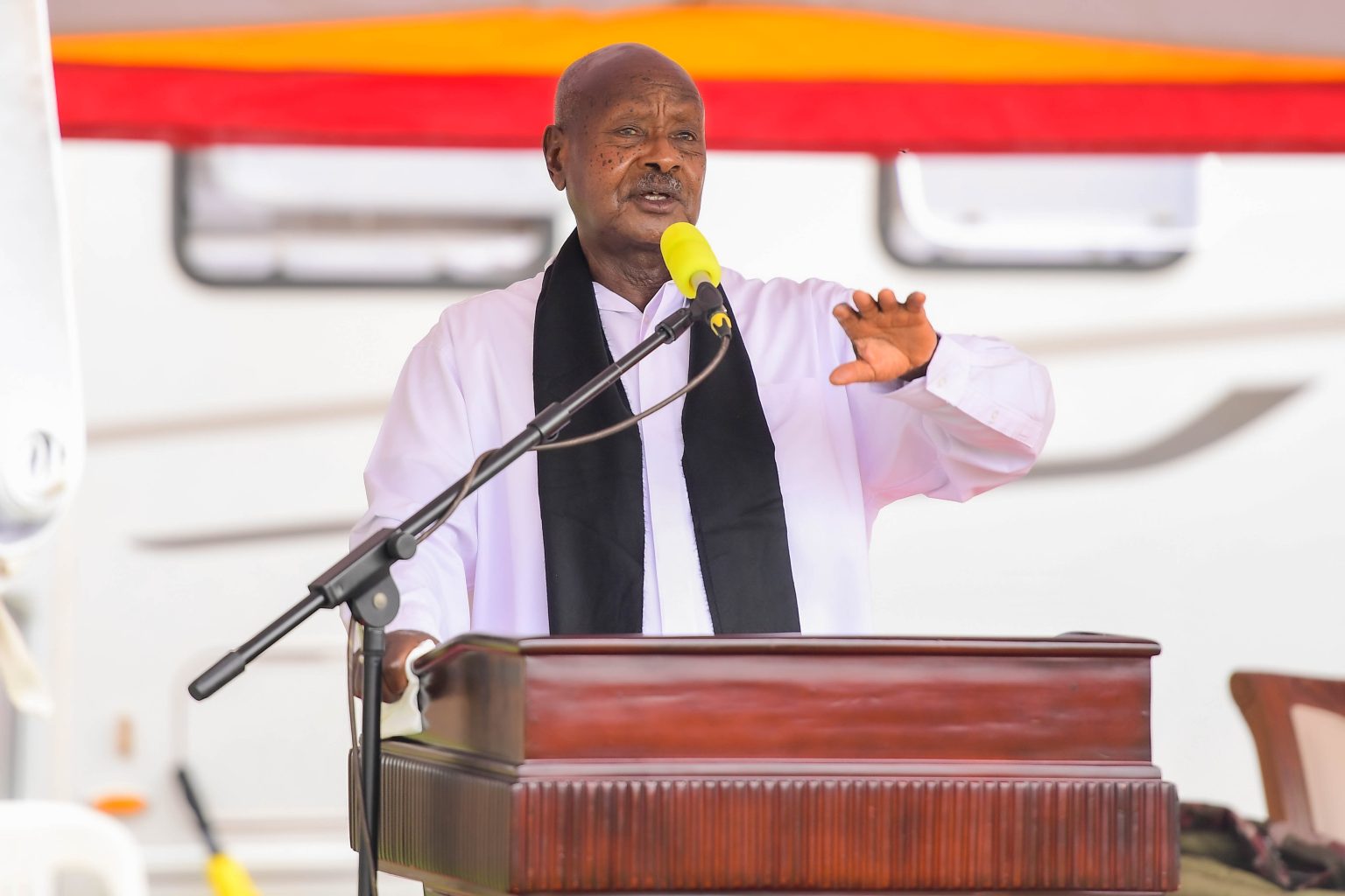 President Yoweri Museveni has once again called on Ugandans to back the government's initiative of providing free education in all government schools. 