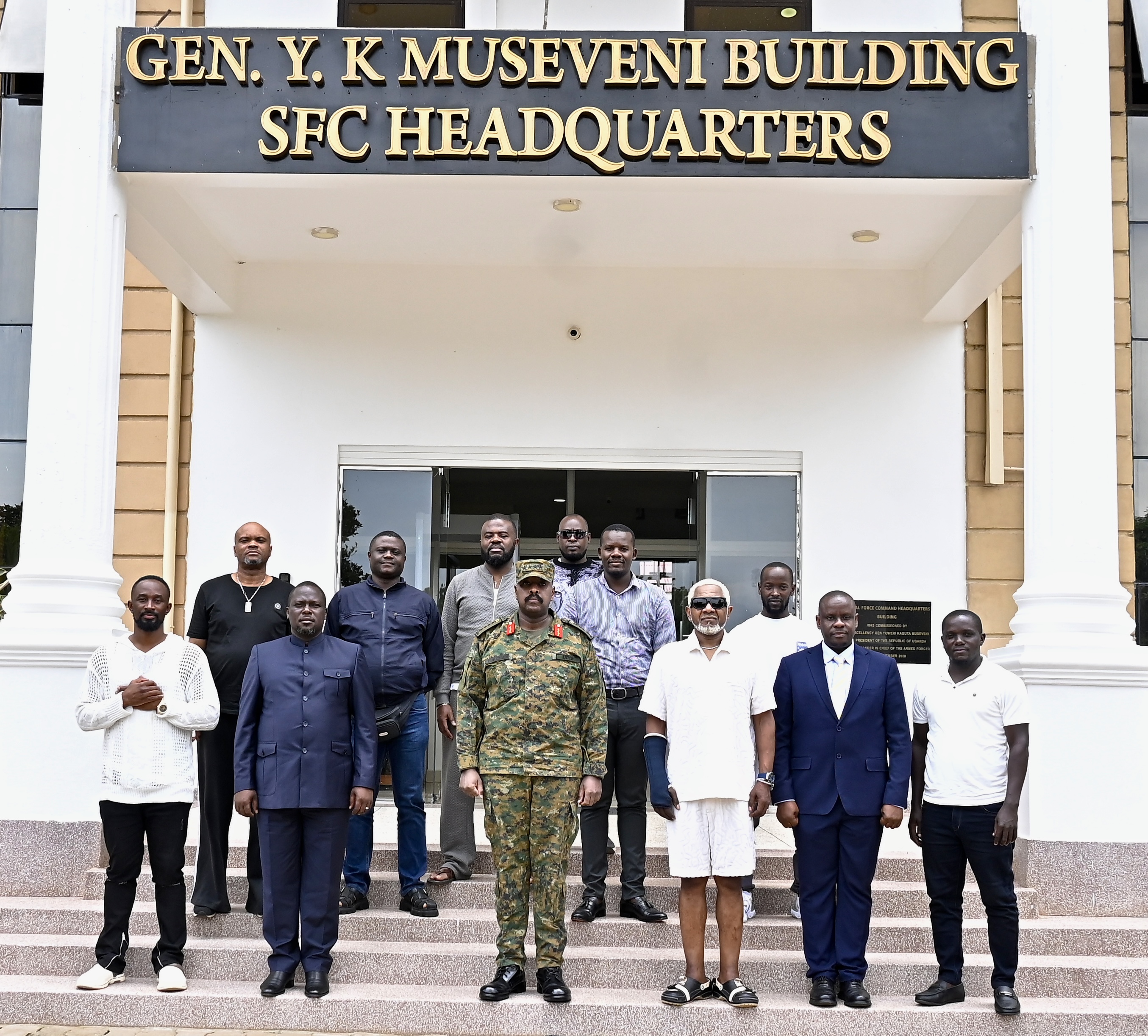  Gen Muhoozi Kainerugaba, hosted Congolese soukous star Awilo Longomba