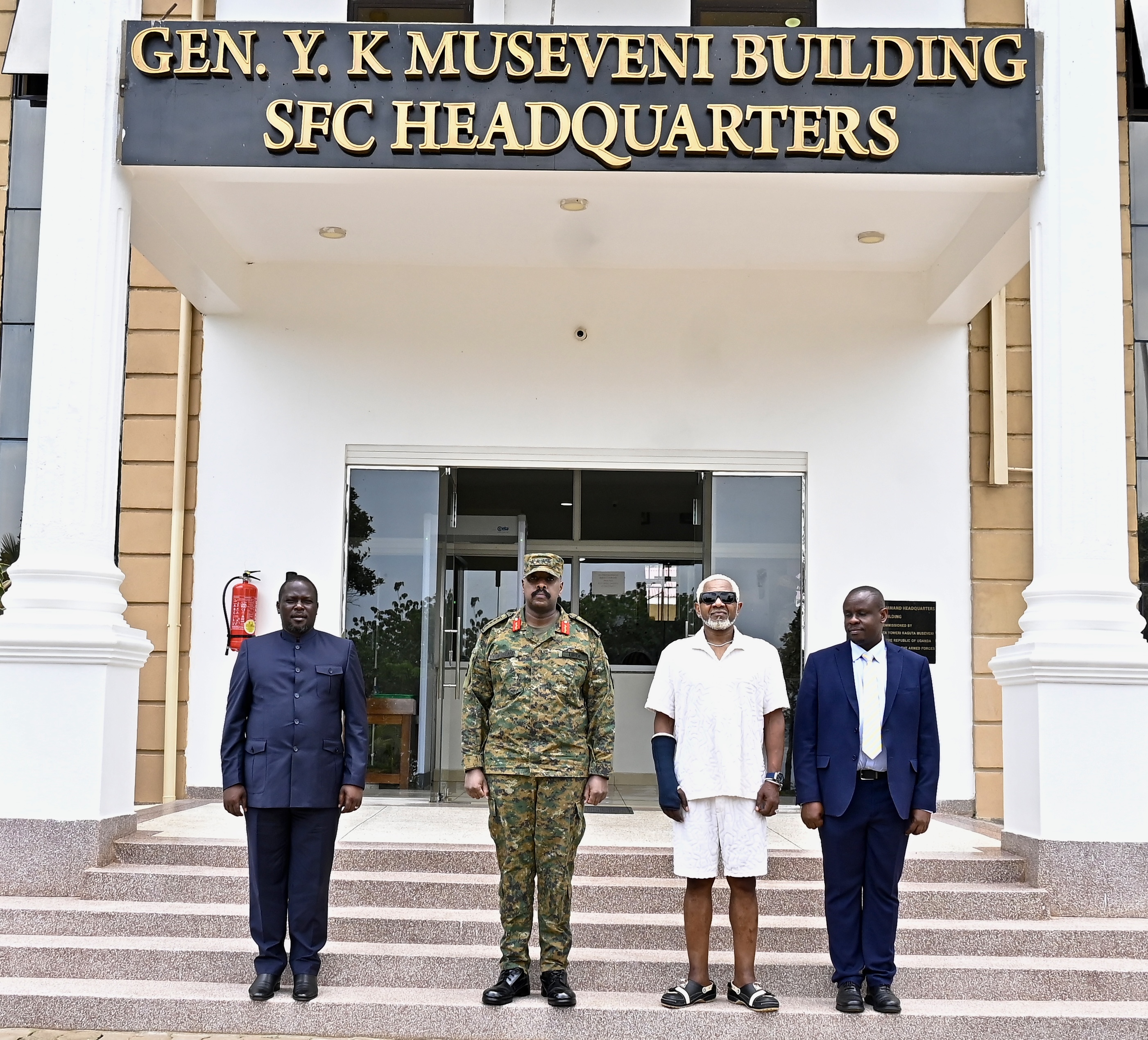  Gen Muhoozi Kainerugaba, hosted Congolese soukous star Awilo Longomba