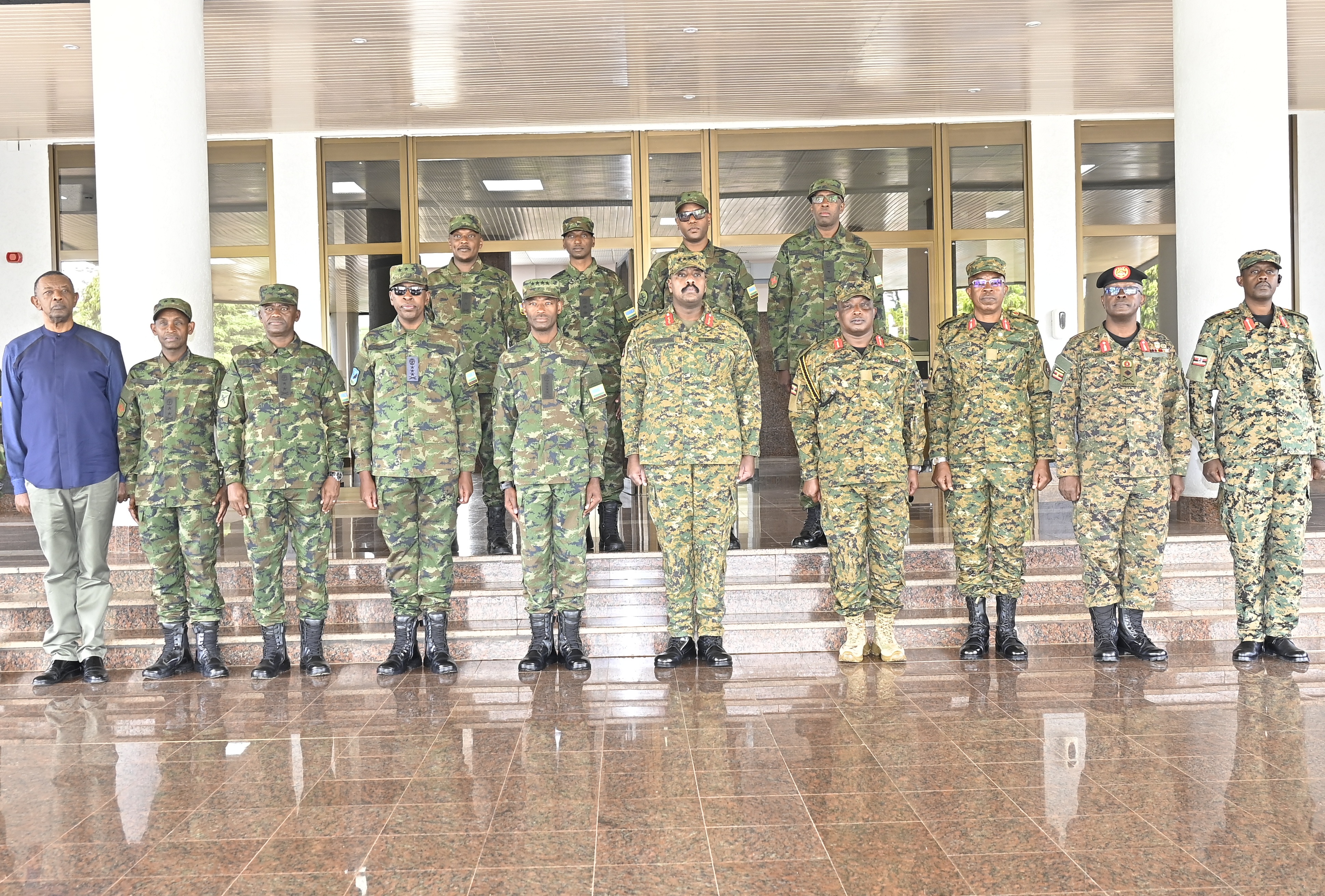 Gen Kainerugaba Holds Meeting with Rwandan Counterpart in Kigali