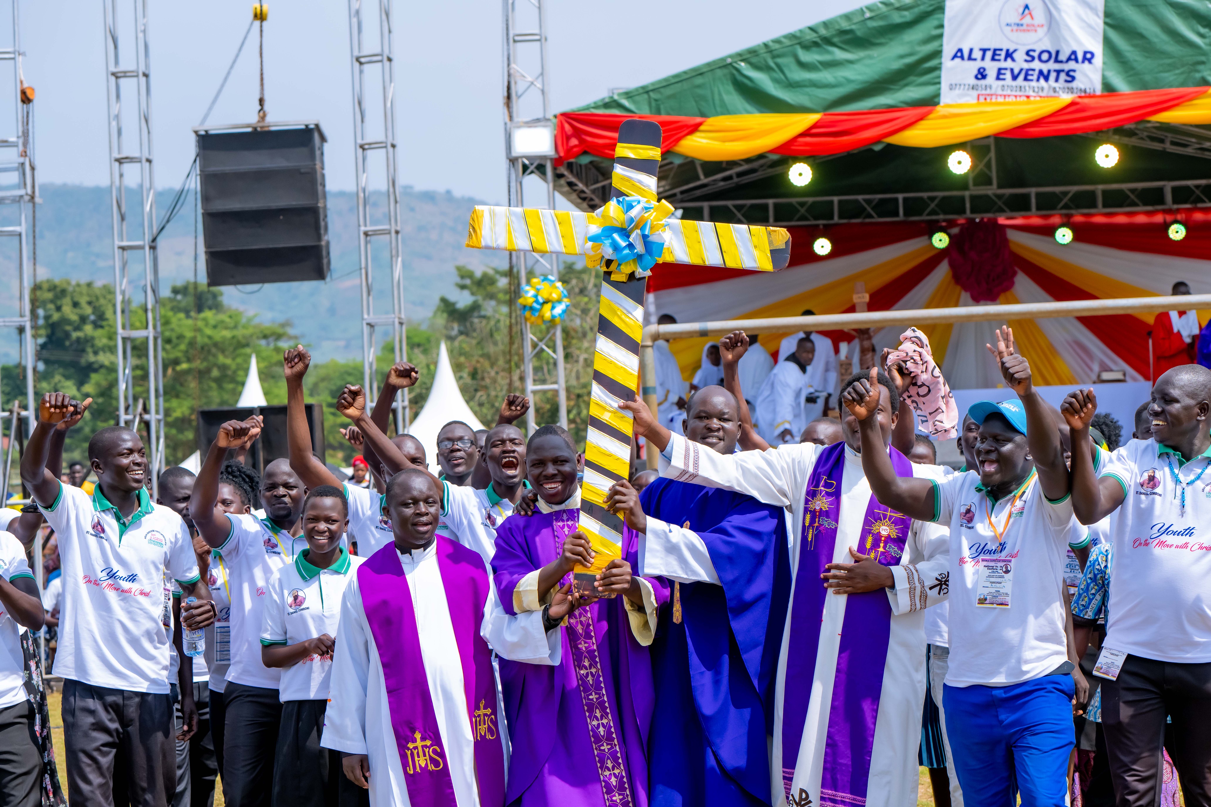 Catholic Church Praised for Guiding Youths Toward Wealth Creation
