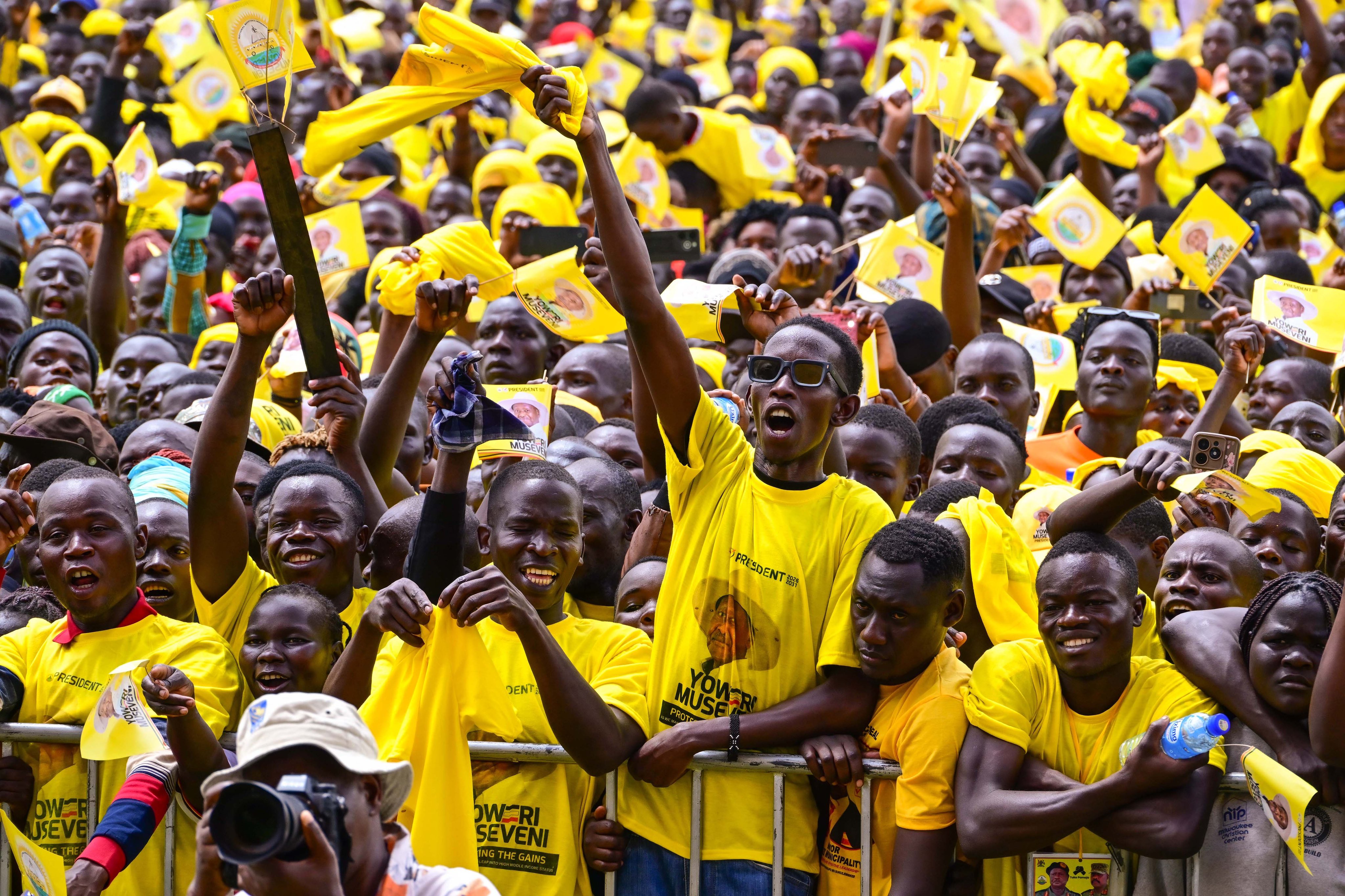 Museveni Assures Buikwe Workers of Minimum Wage After Lowering Electricity, Transport Costs