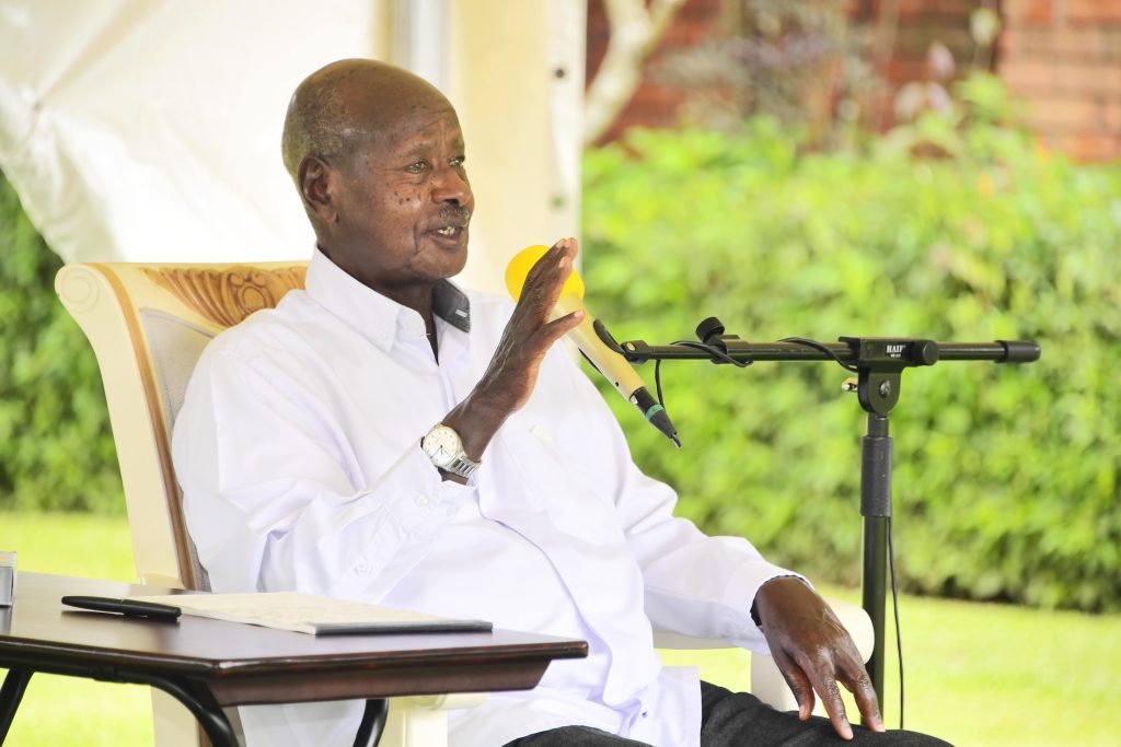 Museveni Donates Millions to Journalists, Orders Inclusion of Street Vendors in PDM