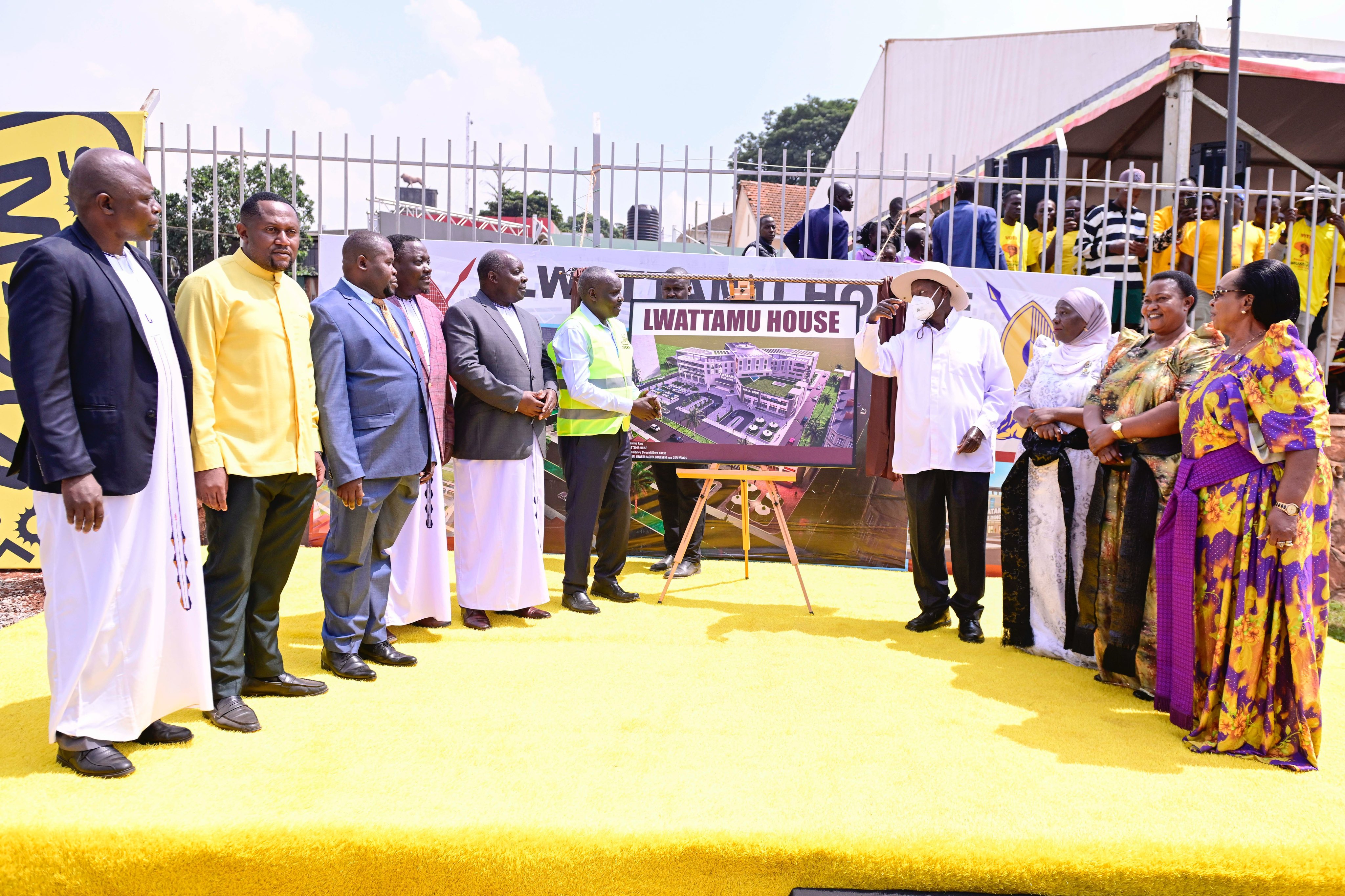 Museveni Launches Shs 58 Billion Lwattamu House, Pledges More Support to Buganda Clan Leaders
