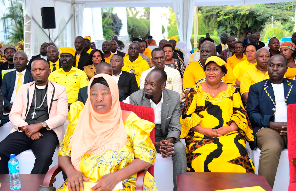 Museveni Flags Off NRM Mobilizers to Drive Anti-Poverty Campaign
