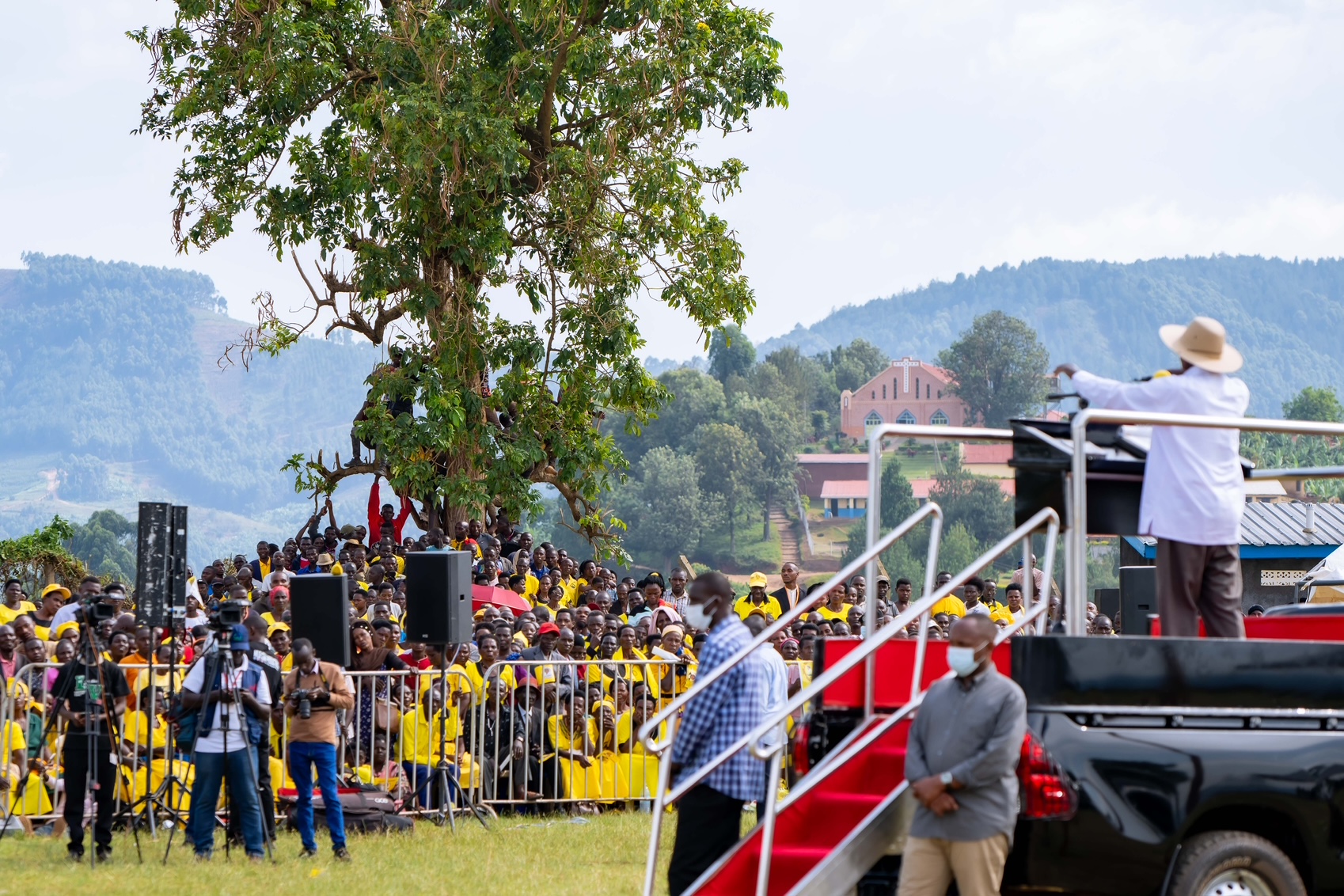 Museveni Praises Nyekundire Group, Pledges UGX 500M Support