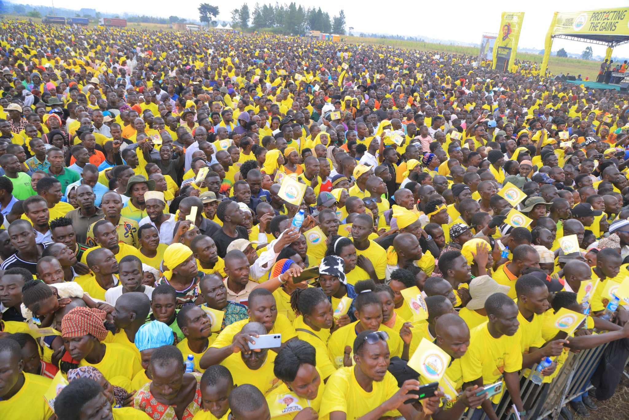 Museveni Promises Better Health, Power Access to People of Kiryandongo