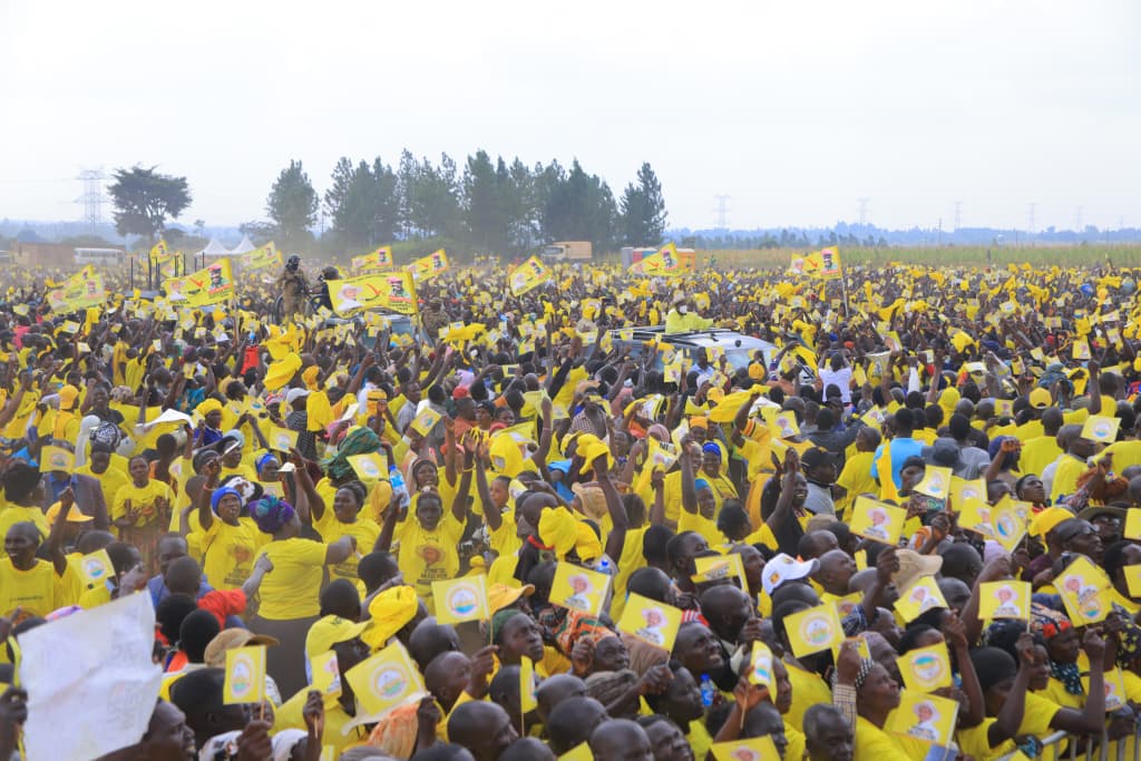 Museveni Promises Better Health, Power Access to People of Kiryandongo