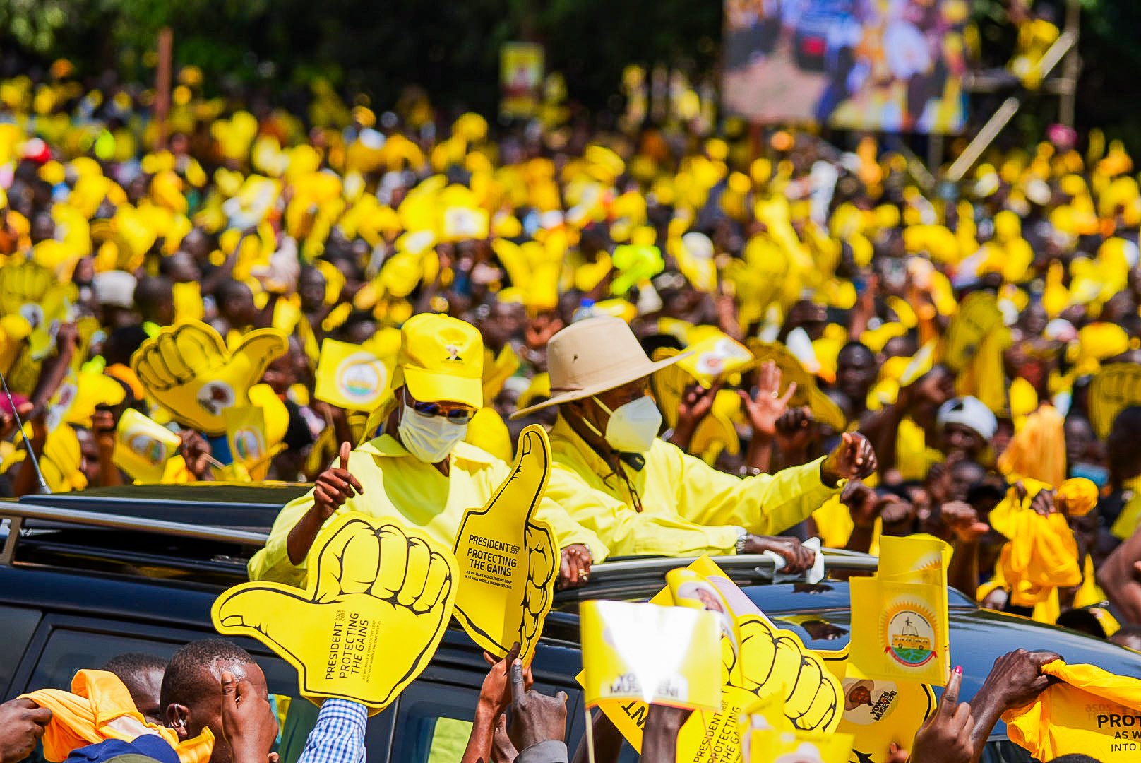 Museveni Warns Against Violence at Makindye Rally