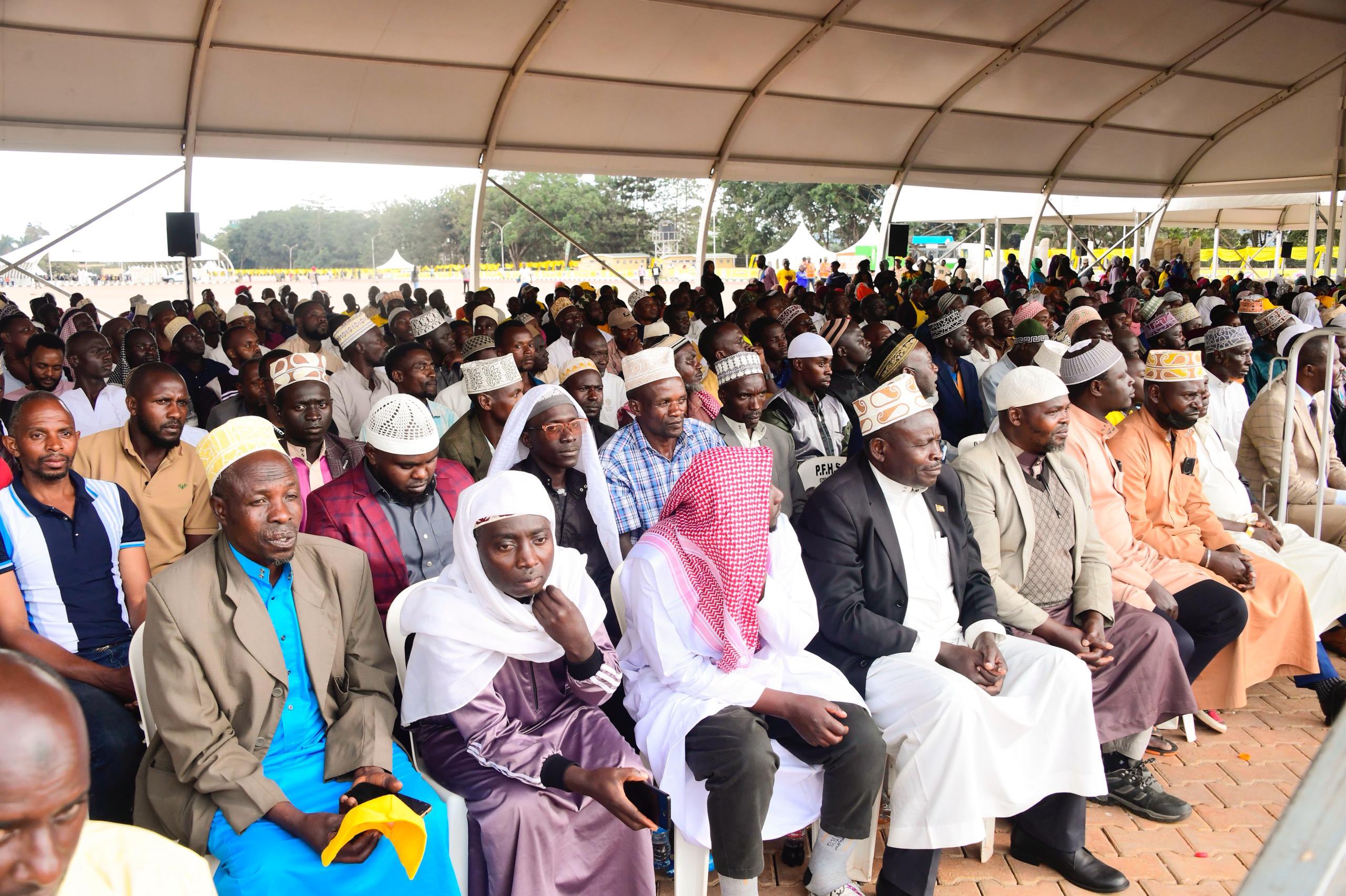 Museveni Welcomes 10,000 NUP Converts at Kololo
