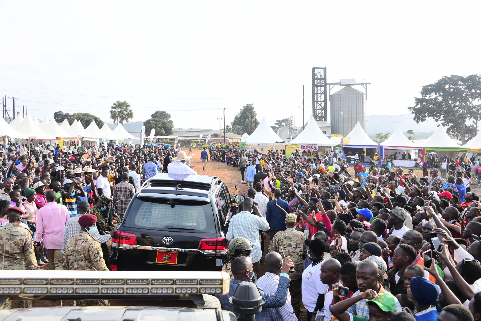 President Yoweri Kaguta Museveni has called on communities near Kapeeka Industrial Park to take advantage of the economic opportunities it offers
