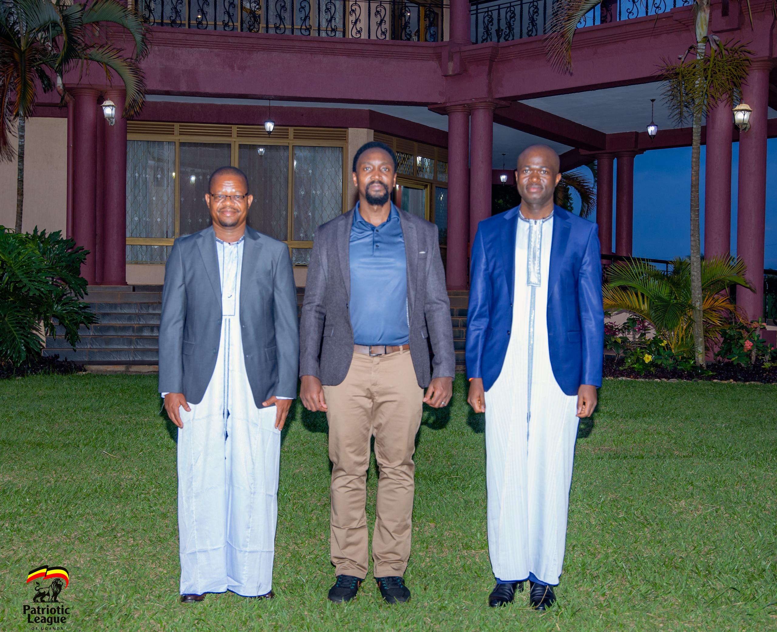 The Kingdom's Prime Minister Dr Joseph Muvawala received them at Igenge Palace.